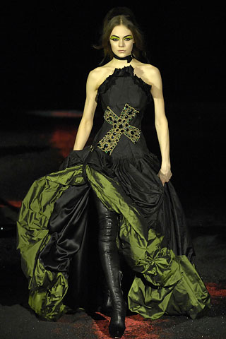 Гардероб наших леді в колекціях fashion дизайнерів - Страница 4 D7b2a2cd5662af79117ece9d794a28fe
