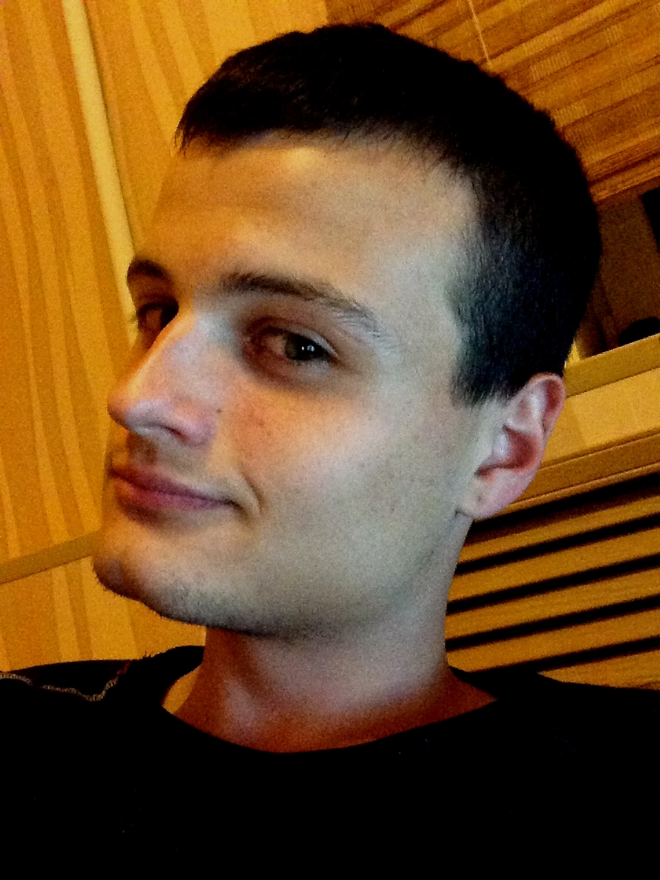 strizhka-pod-nol-v-bdsm