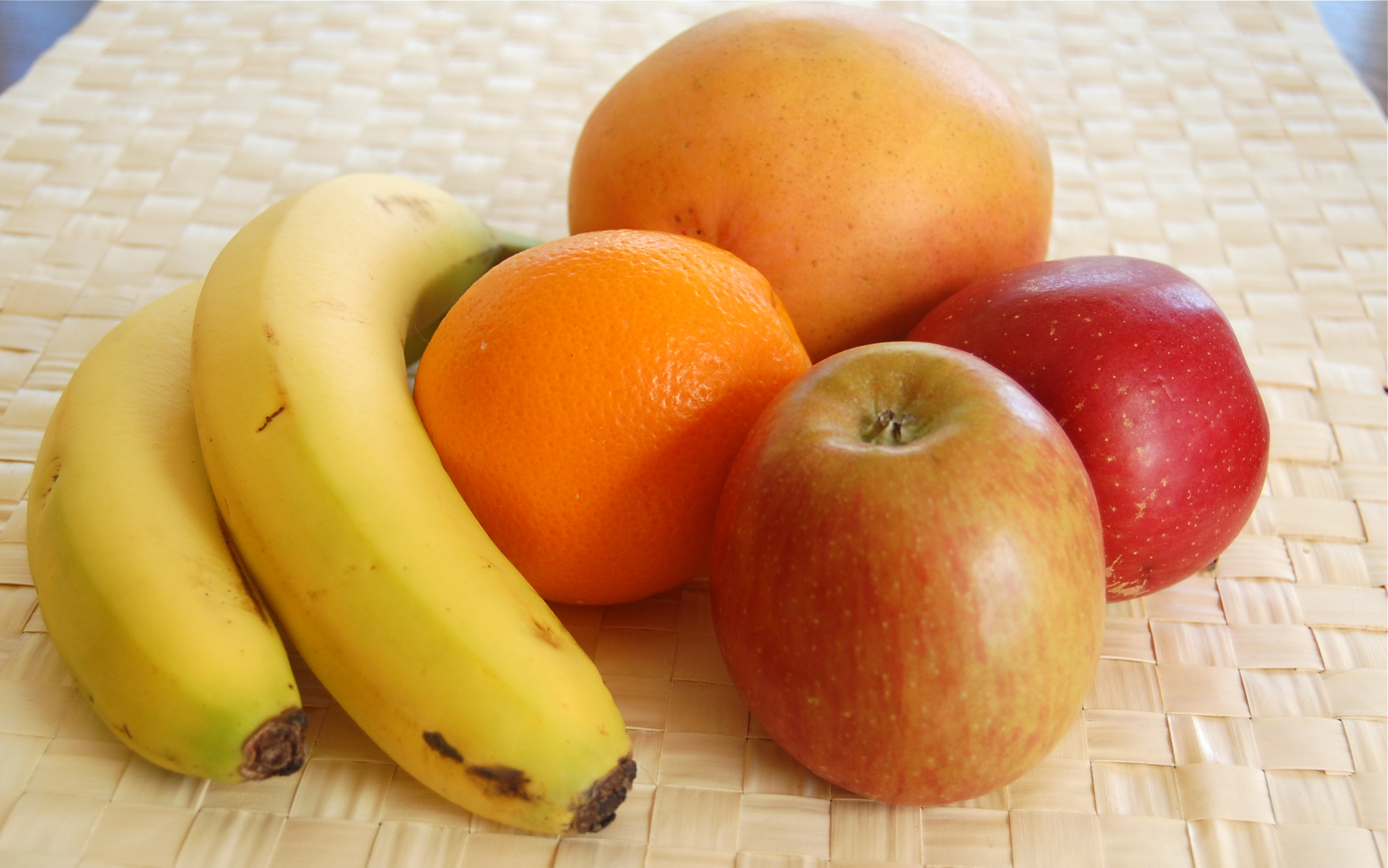 Заменить сахар фруктами. Фрукты 3 штуки. Фрукты по фруктозе. Фрукты 3д. Фрукты покрытые фруктозой.